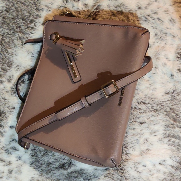 Nine West Handbags - Nine West Shoulder Bag